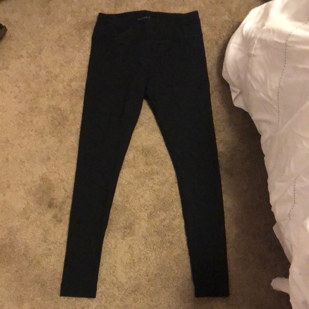 black yoga leggings